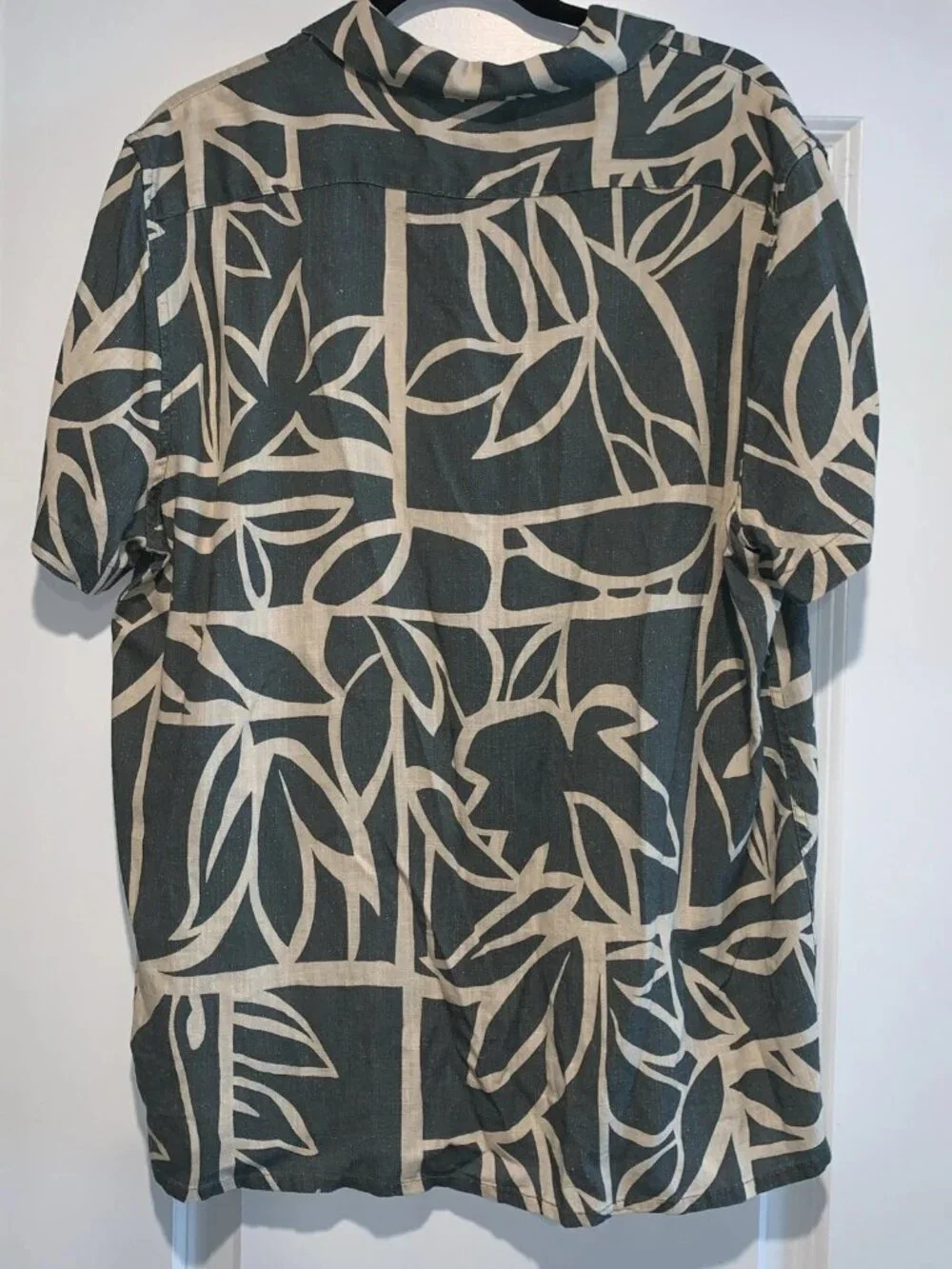 Truth By Republic Men's Large Short Sleeve Floral Beach Camp Shirt Olive Green B